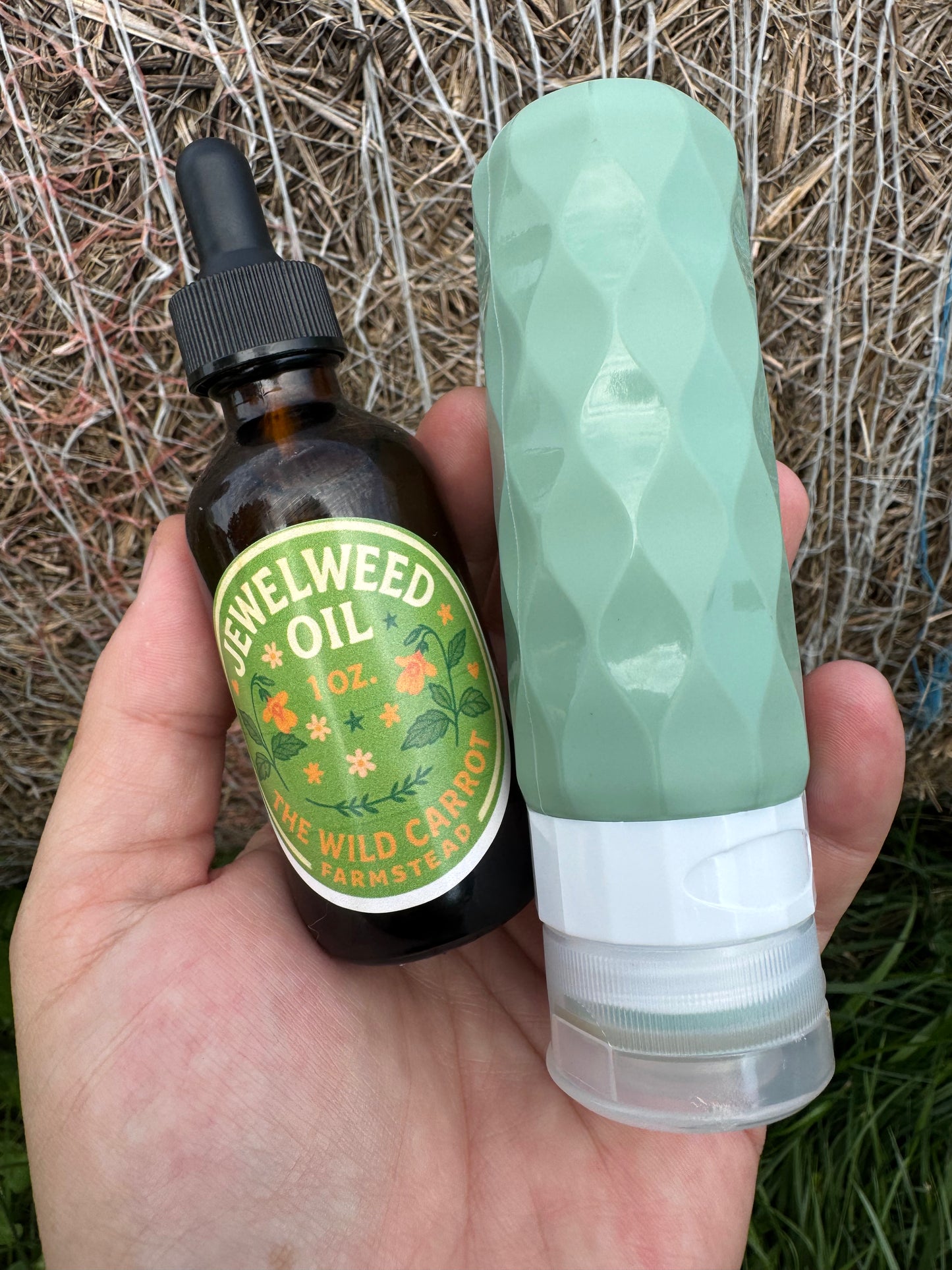 Jewelweed Salve (2oz silicone squeeze tube)