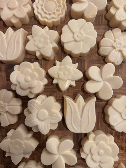 Limited Blossom & Butter Soaplets from the *new* Blooming Guest Collection (6oz bars