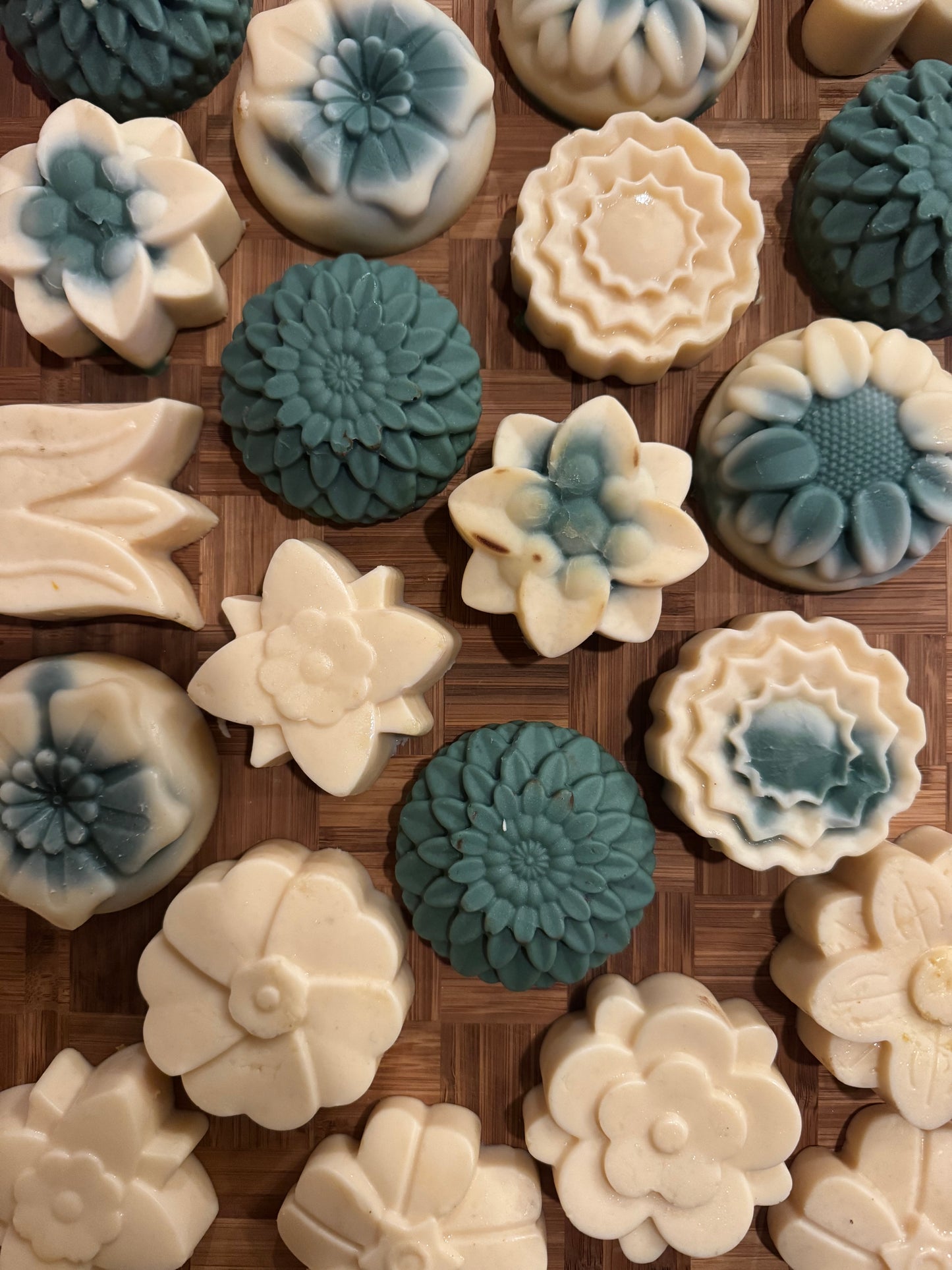 Limited Blossom & Butter Soaplets from the *new* Blooming Guest Collection (6oz bars