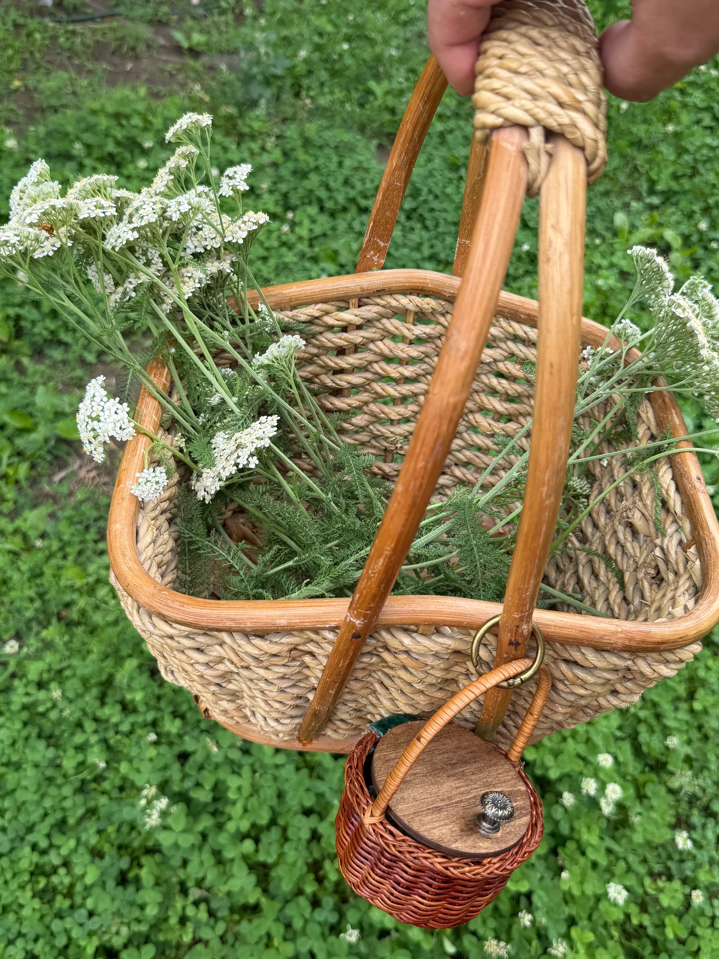 Mini Foraging Basket Clip